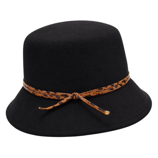 Valeria Woolfelt Black