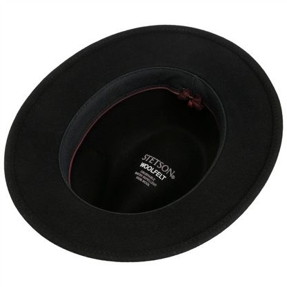 Traveller Woolfelt Remington